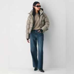 Aritzia Hi-Gloss French taffeta premium down cropped puffer jacket, Small NWOT